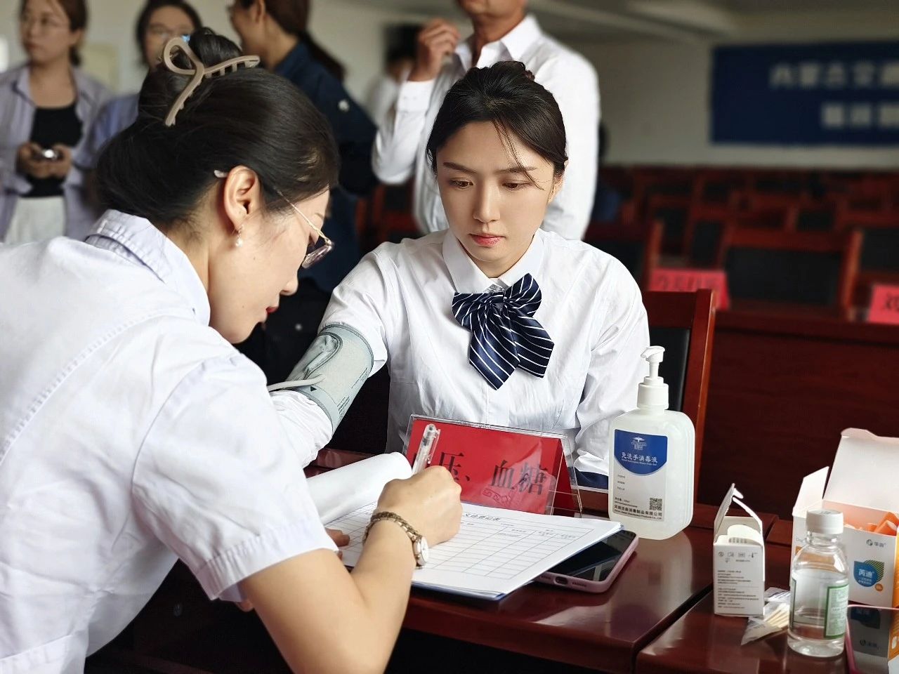 女人与公狍交酡女免费