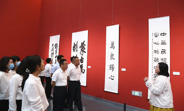 女人与公狍交酡女免费