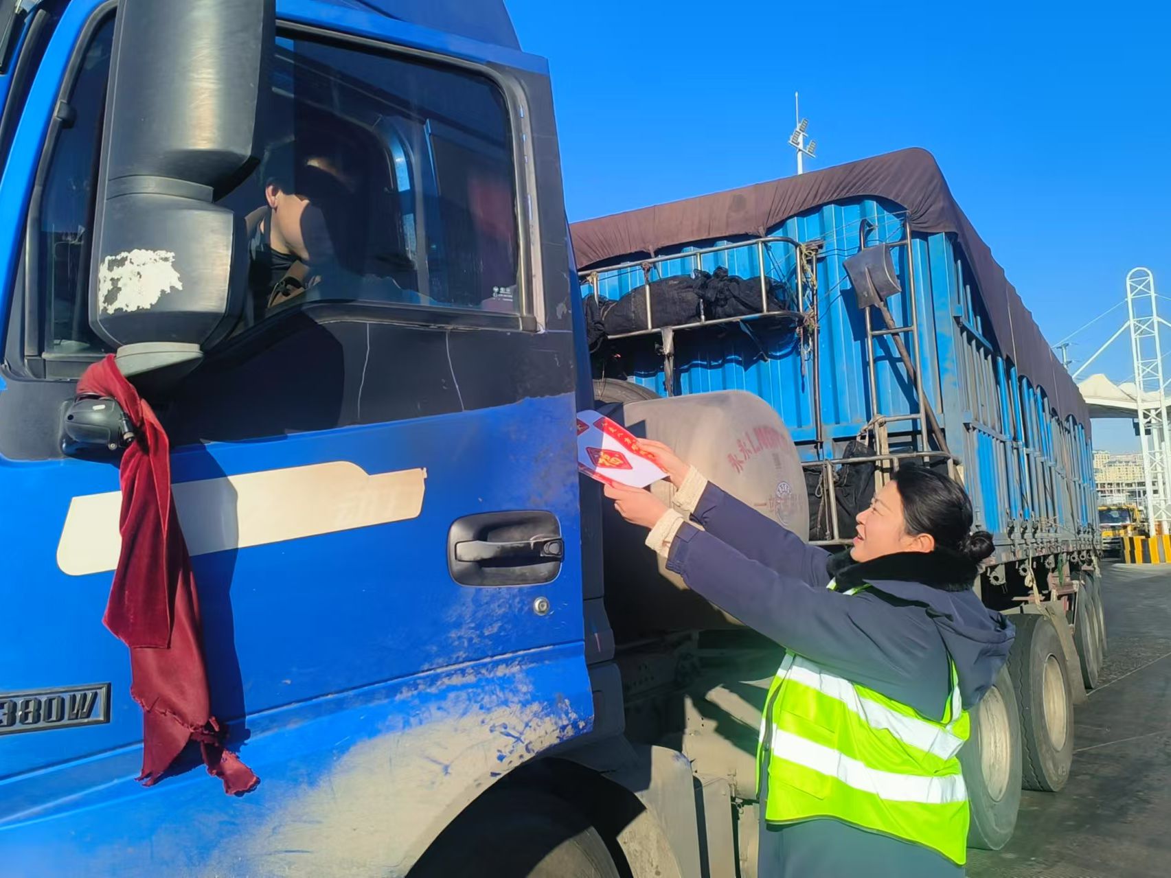 女人与公狍交酡女免费