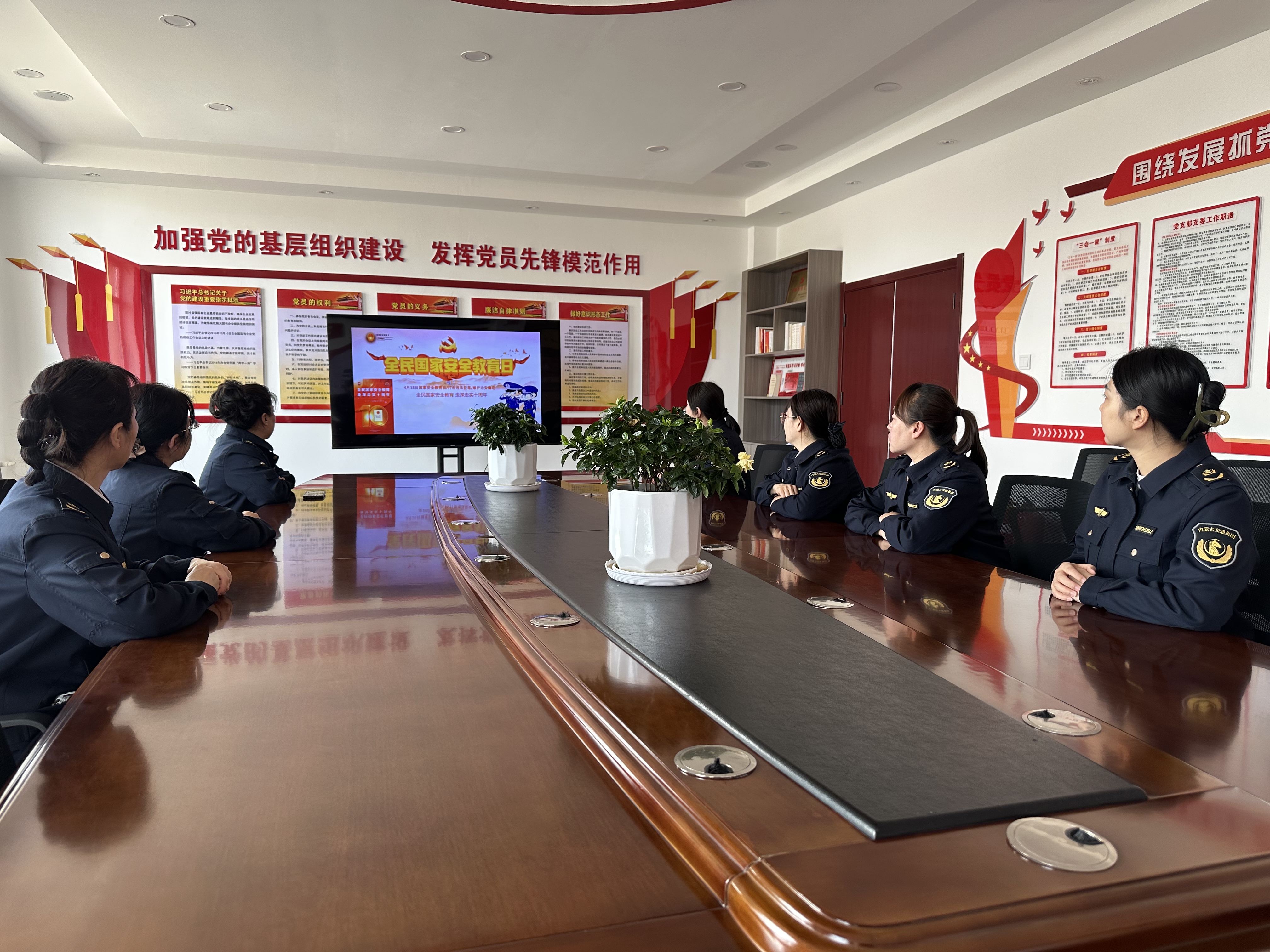 女人与公狍交酡女免费