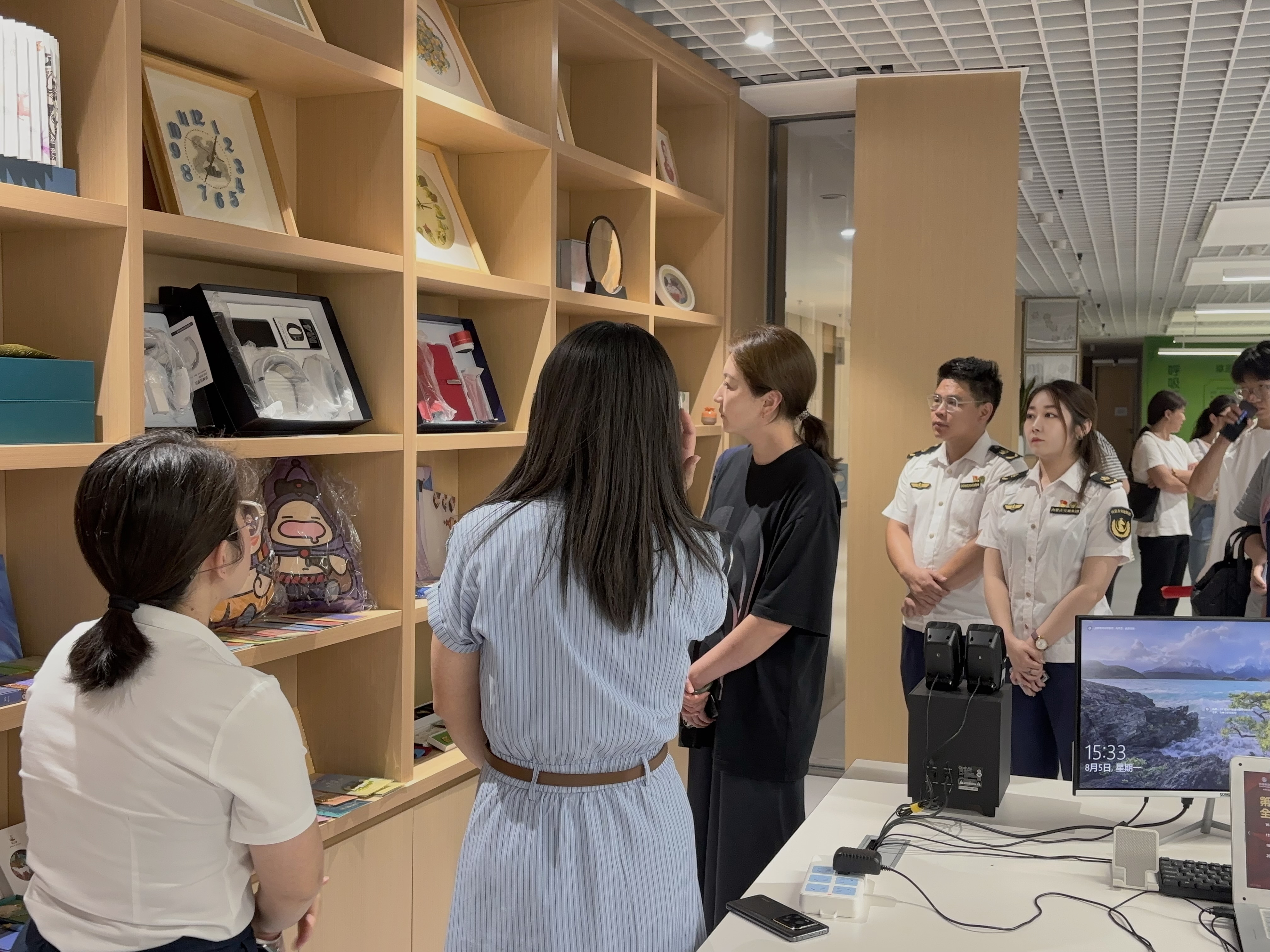 女人与公狍交酡女免费