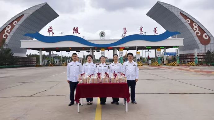 女人与公狍交酡女免费