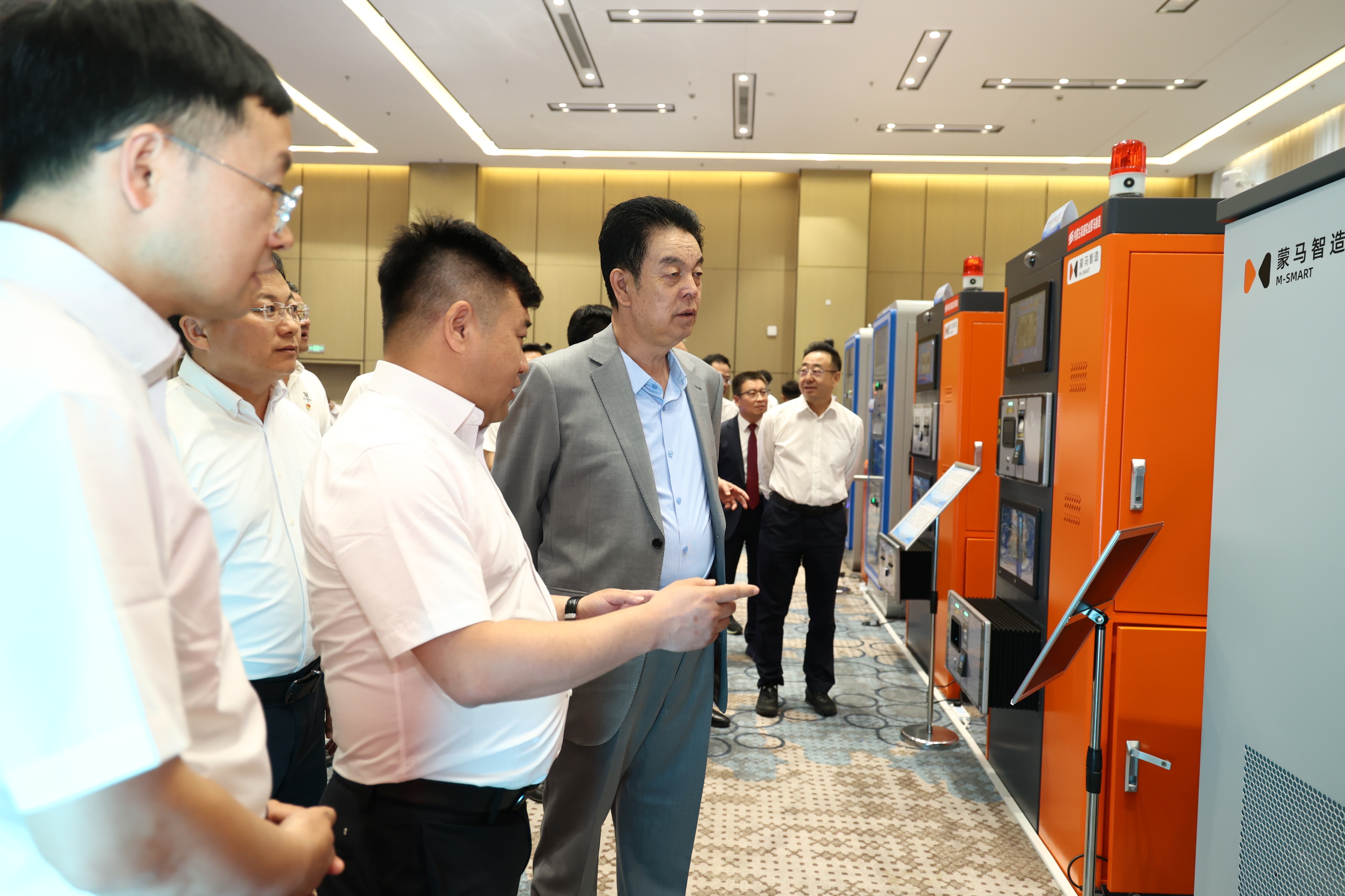 女人与公狍交酡女免费