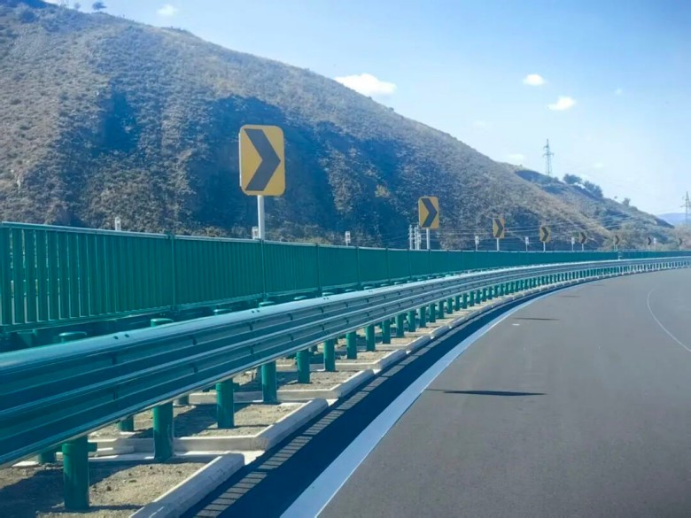 女人与公狍交酡女免费