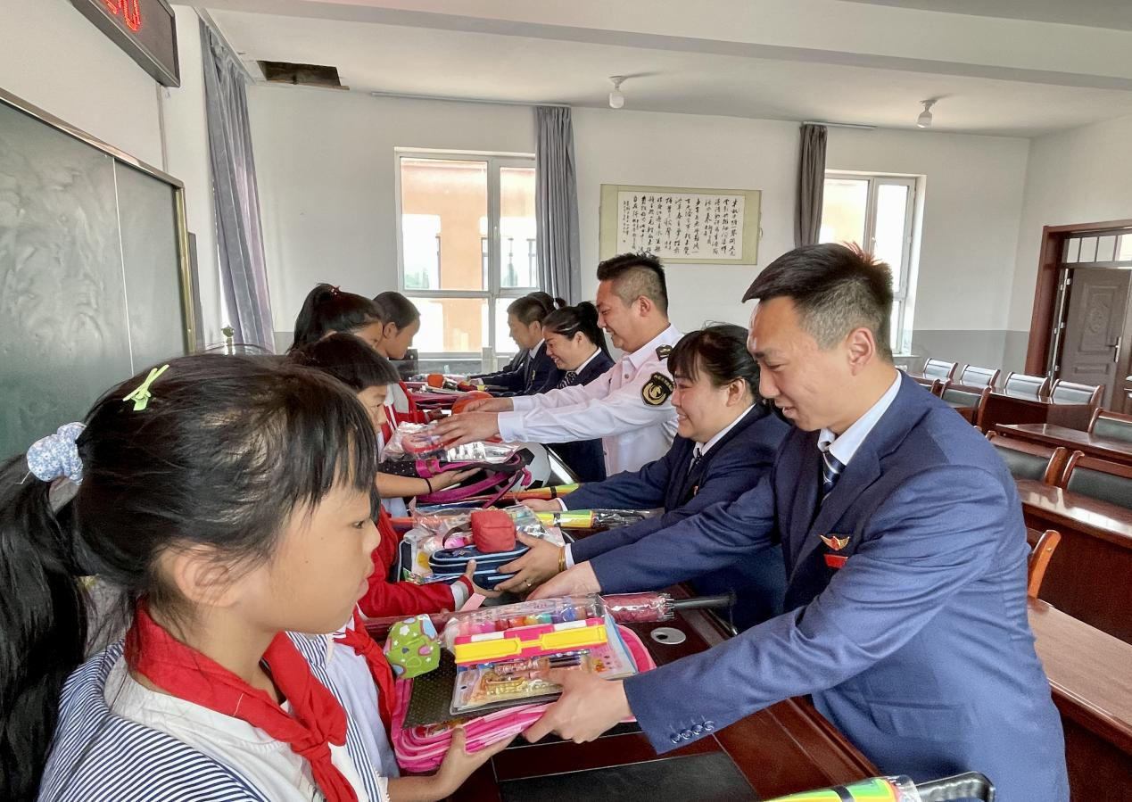 女人与公狍交酡女免费