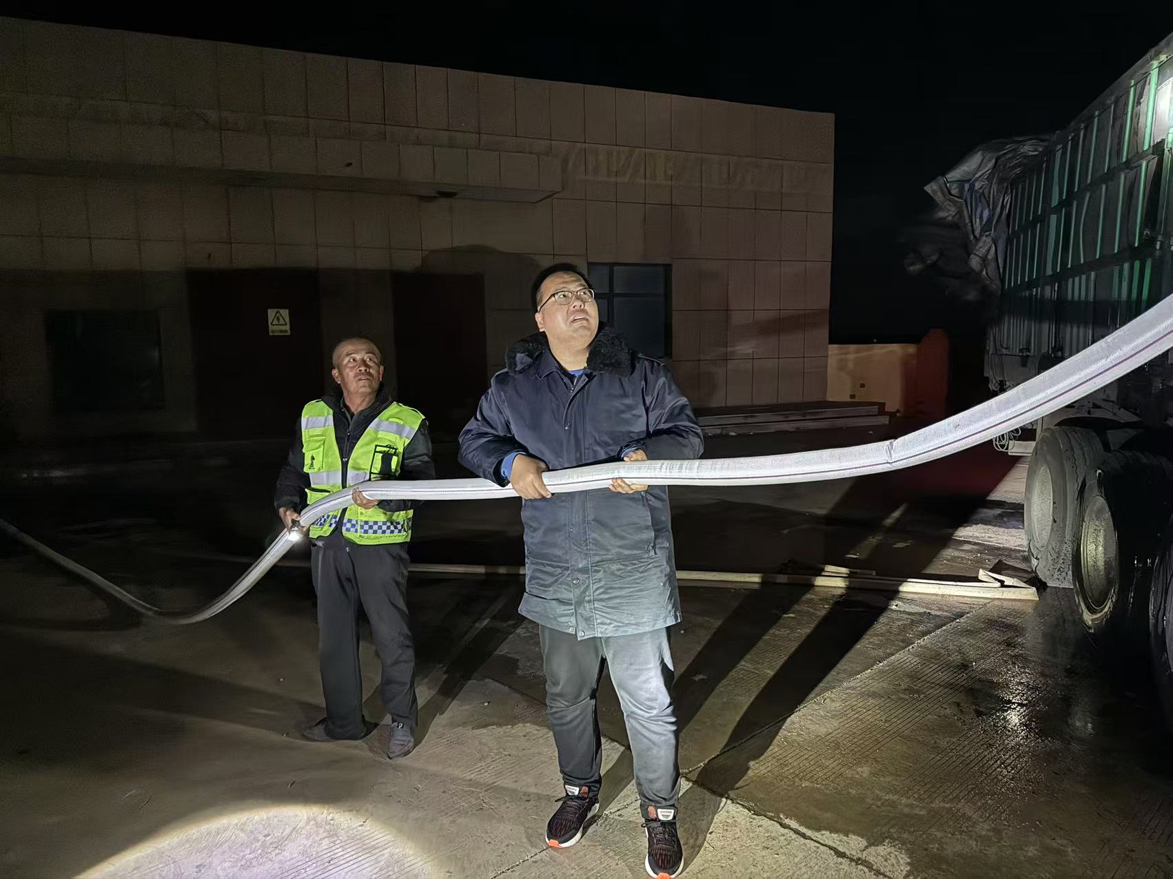 女人与公狍交酡女免费