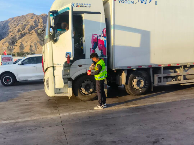 女人与公狍交酡女免费