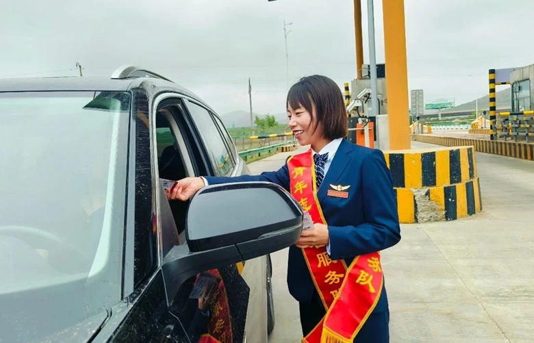 女人与公狍交酡女免费