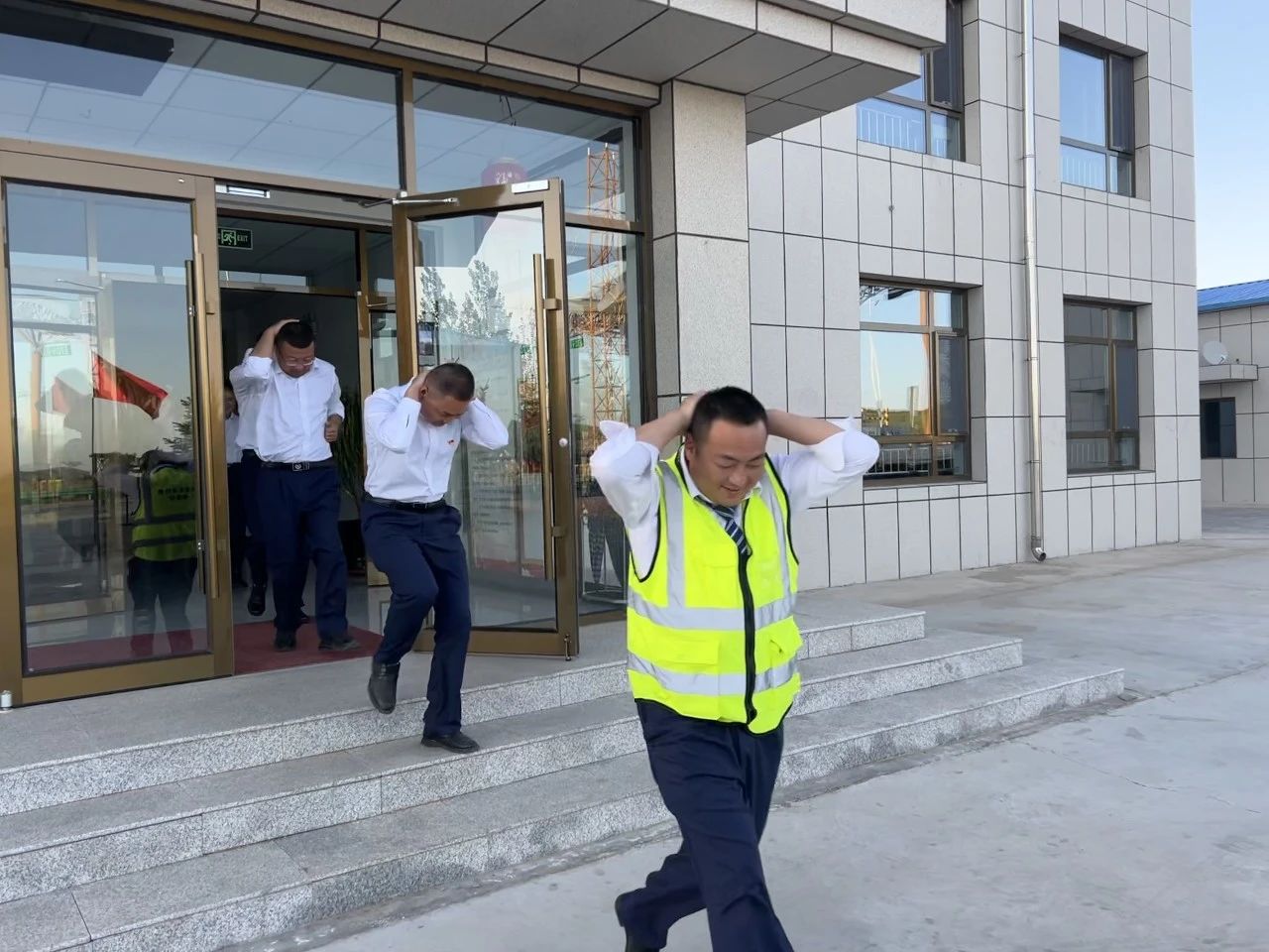 女人与公狍交酡女免费