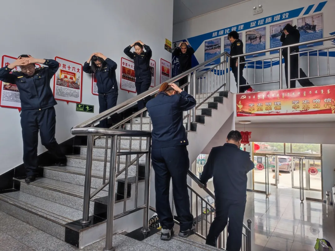 女人与公狍交酡女免费