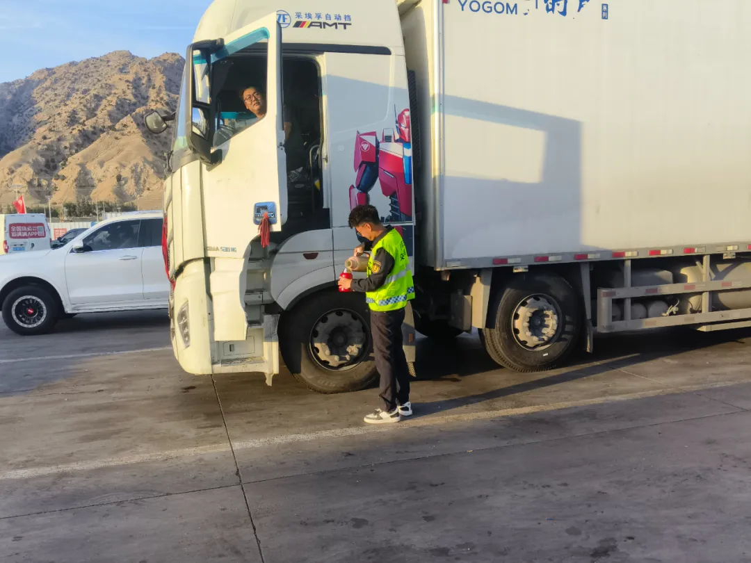 女人与公狍交酡女免费