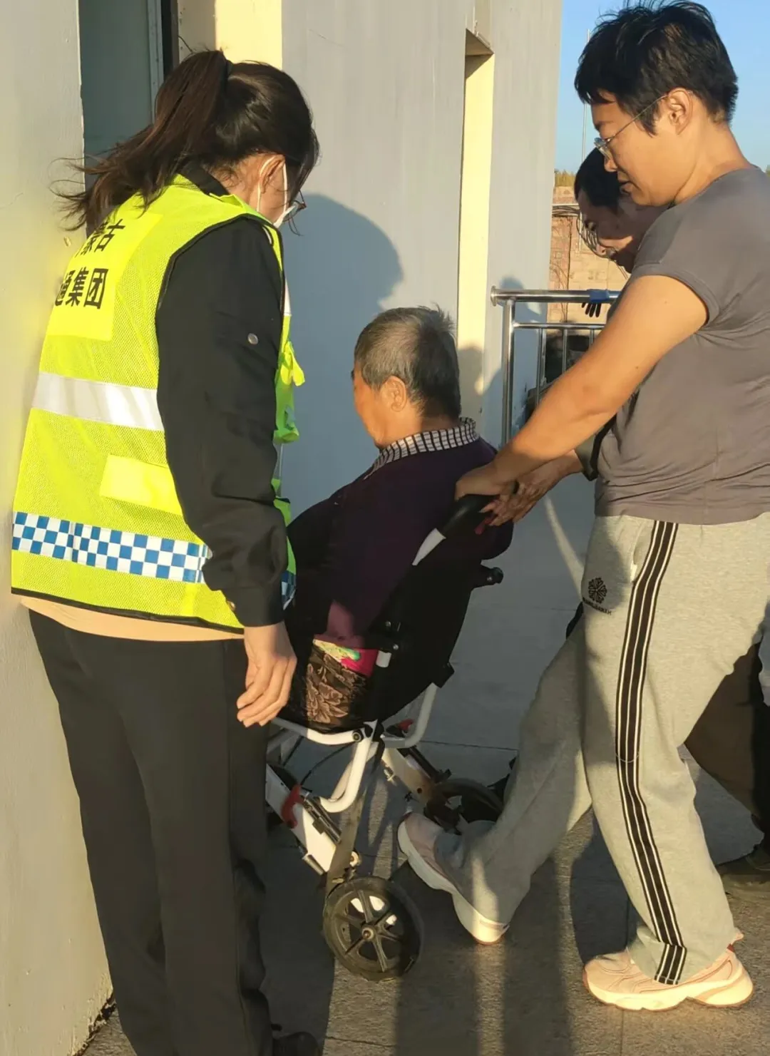 女人与公狍交酡女免费