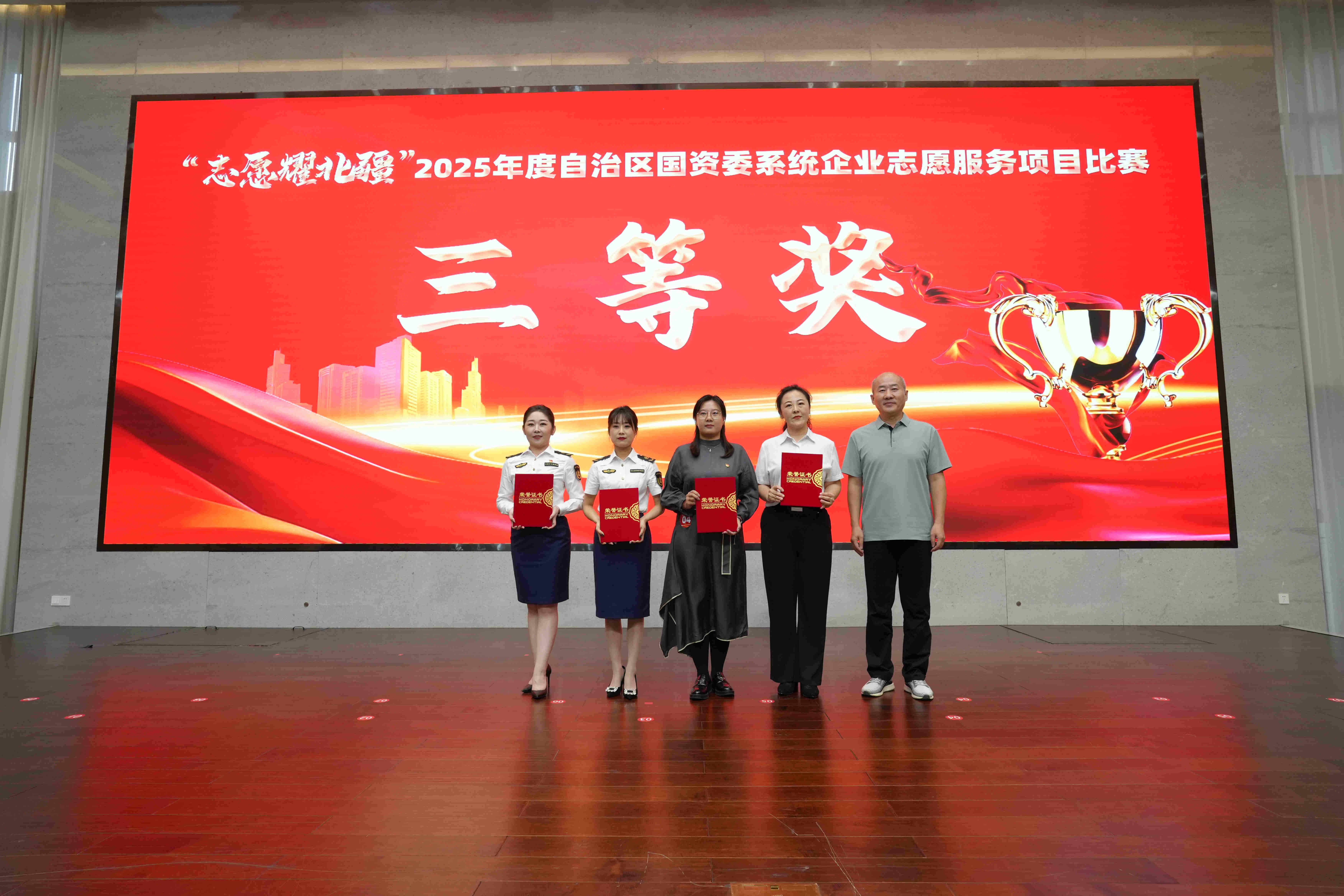 女人与公狍交酡女免费