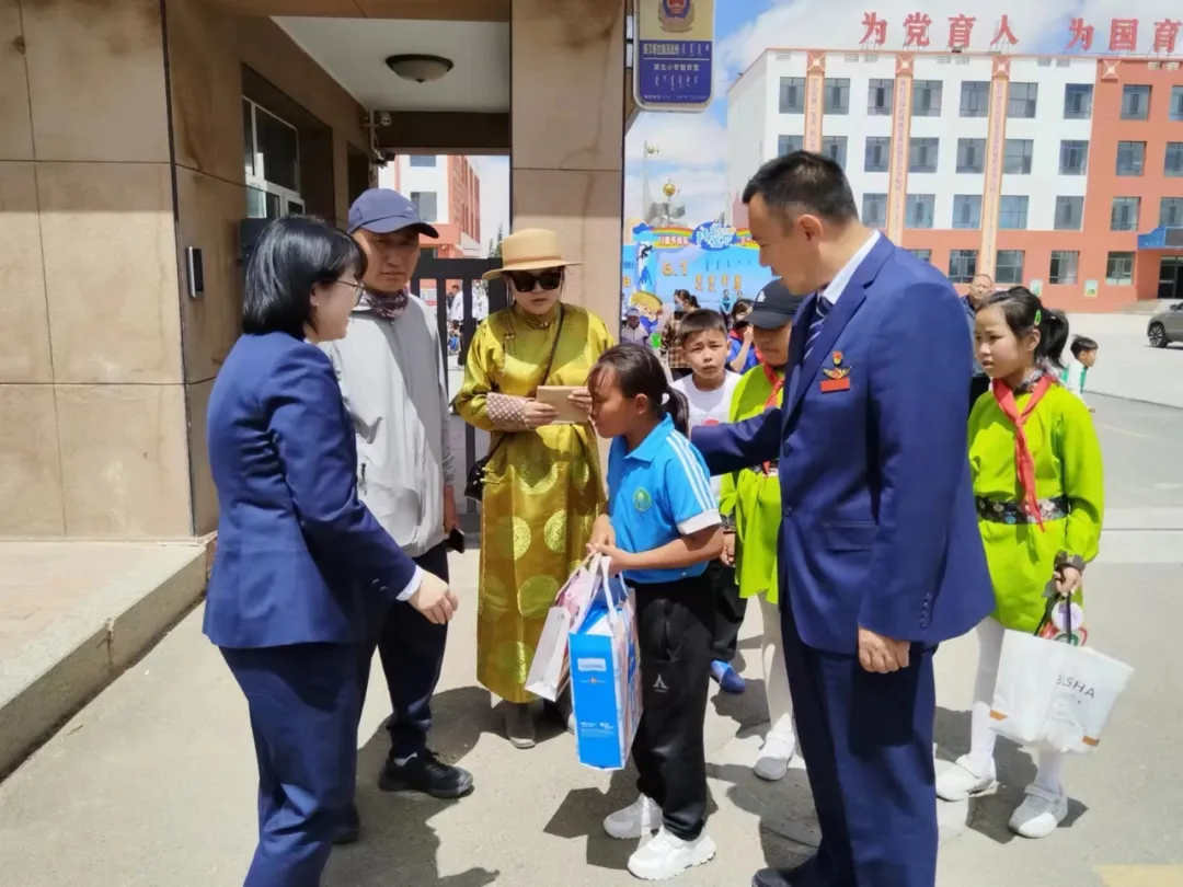 女人与公狍交酡女免费