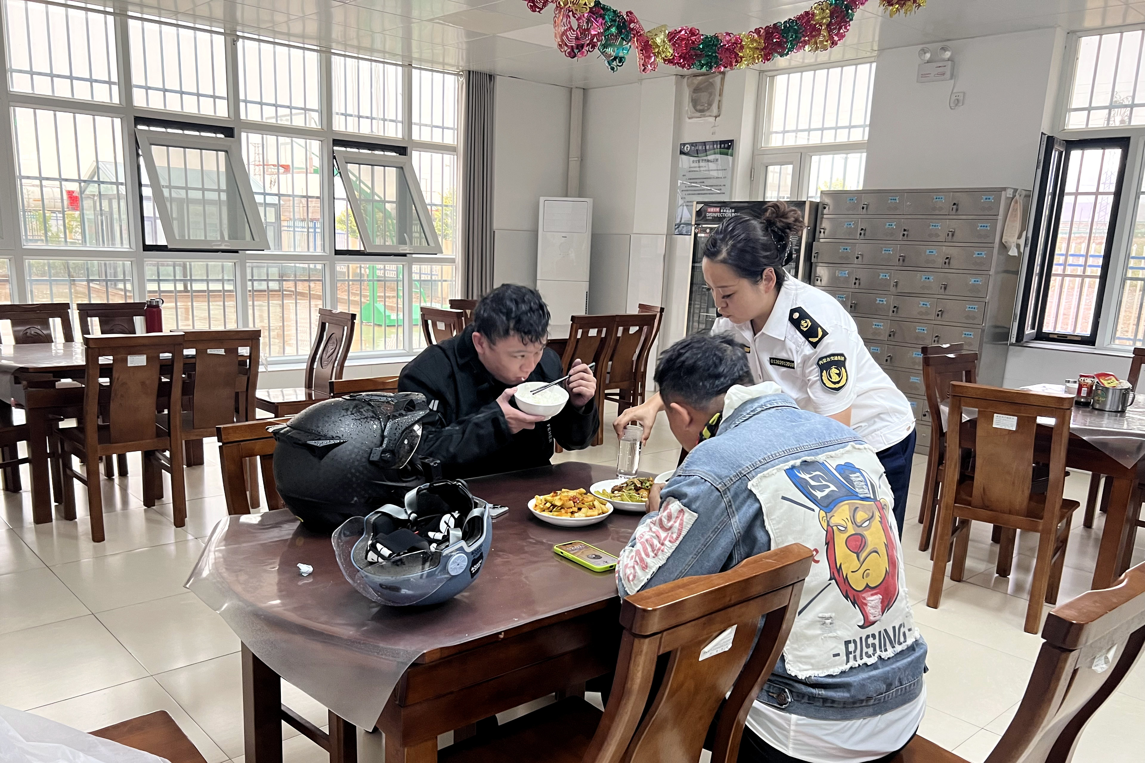 女人与公狍交酡女免费