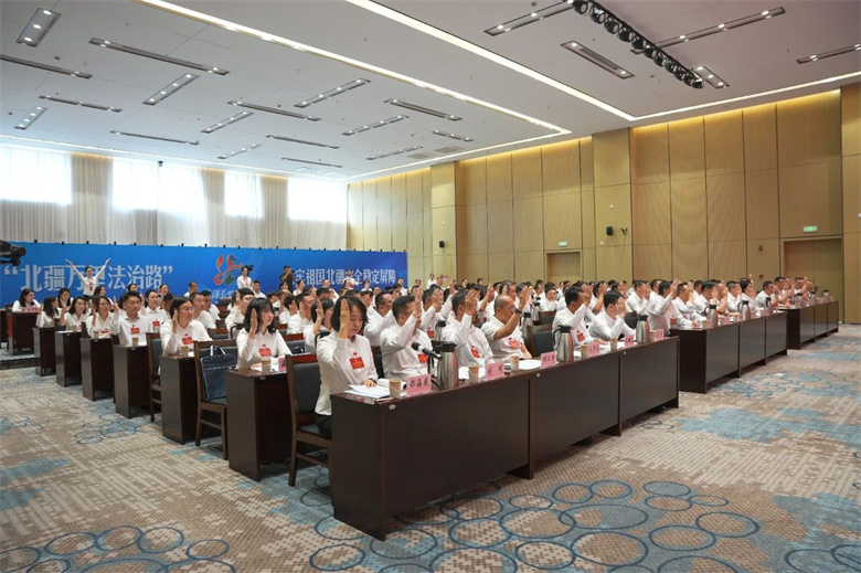 女人与公狍交酡女免费