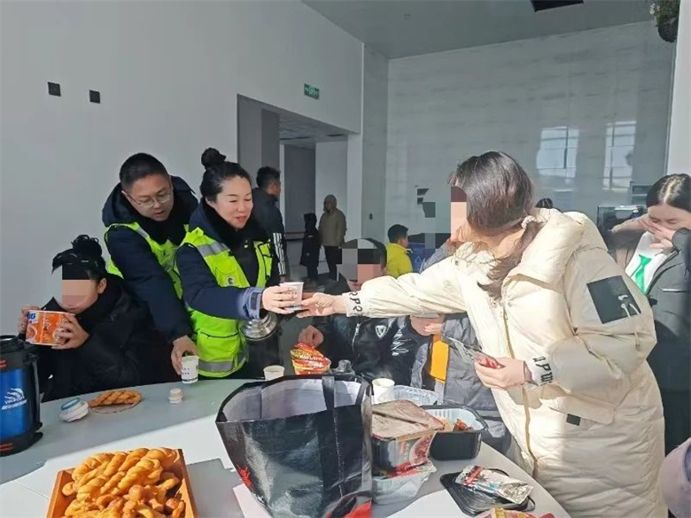 女人与公狍交酡女免费