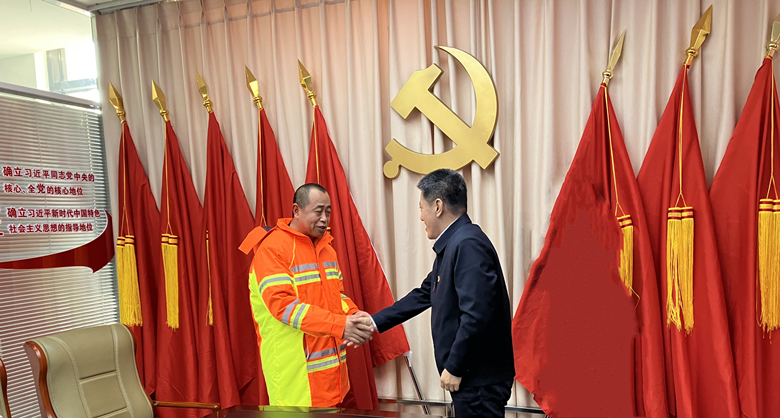 女人与公狍交酡女免费