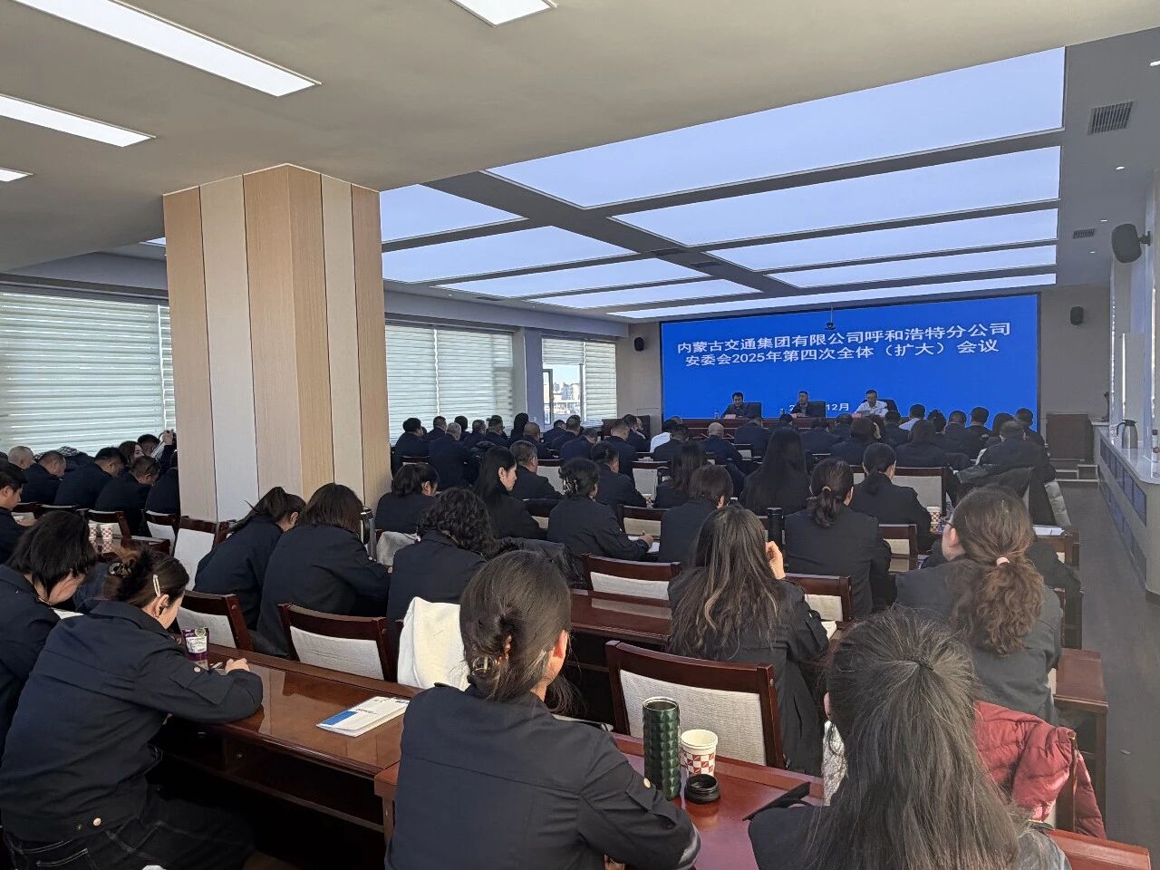 女人与公狍交酡女免费