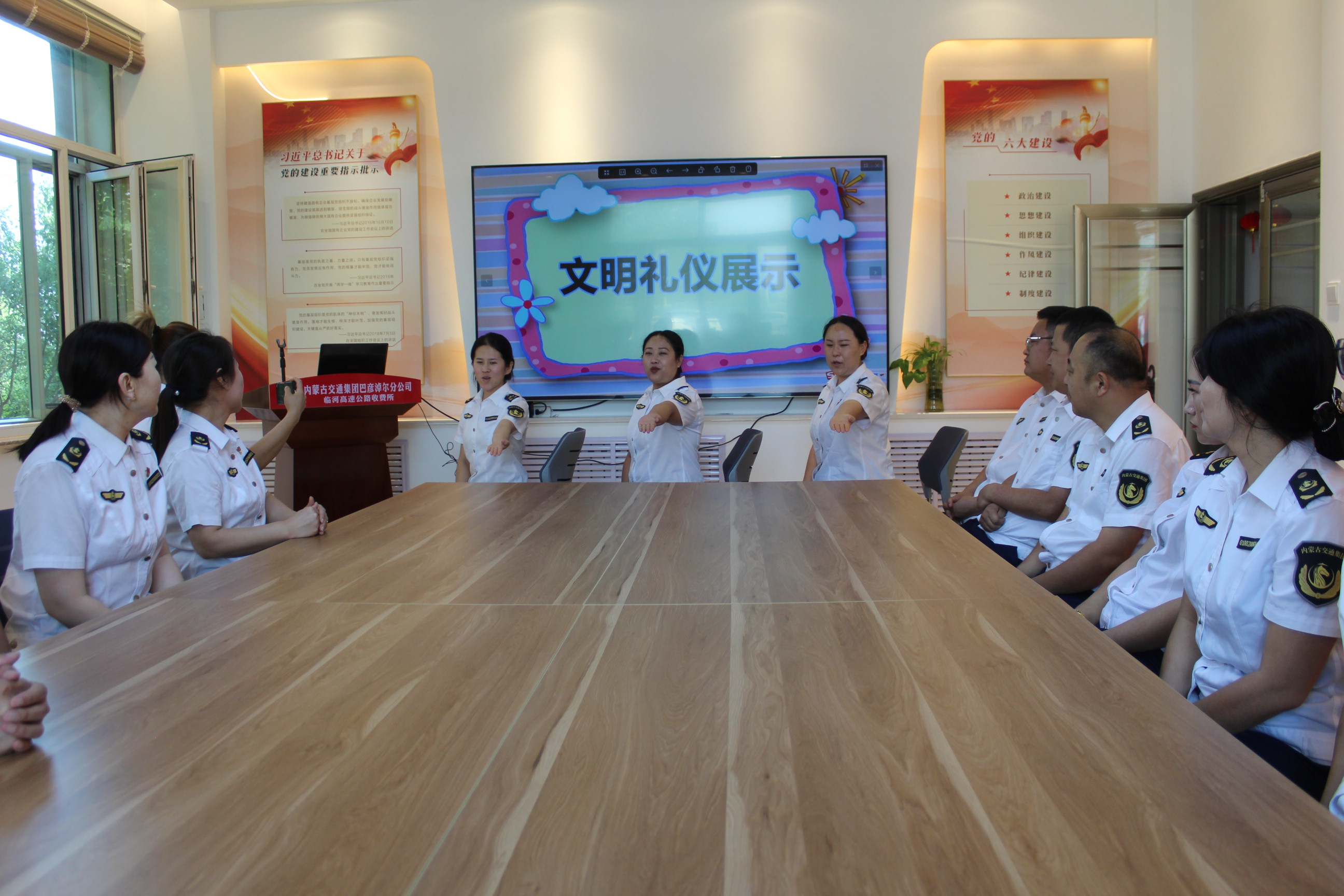 女人与公狍交酡女免费