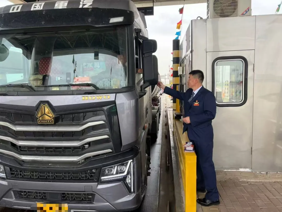 女人与公狍交酡女免费