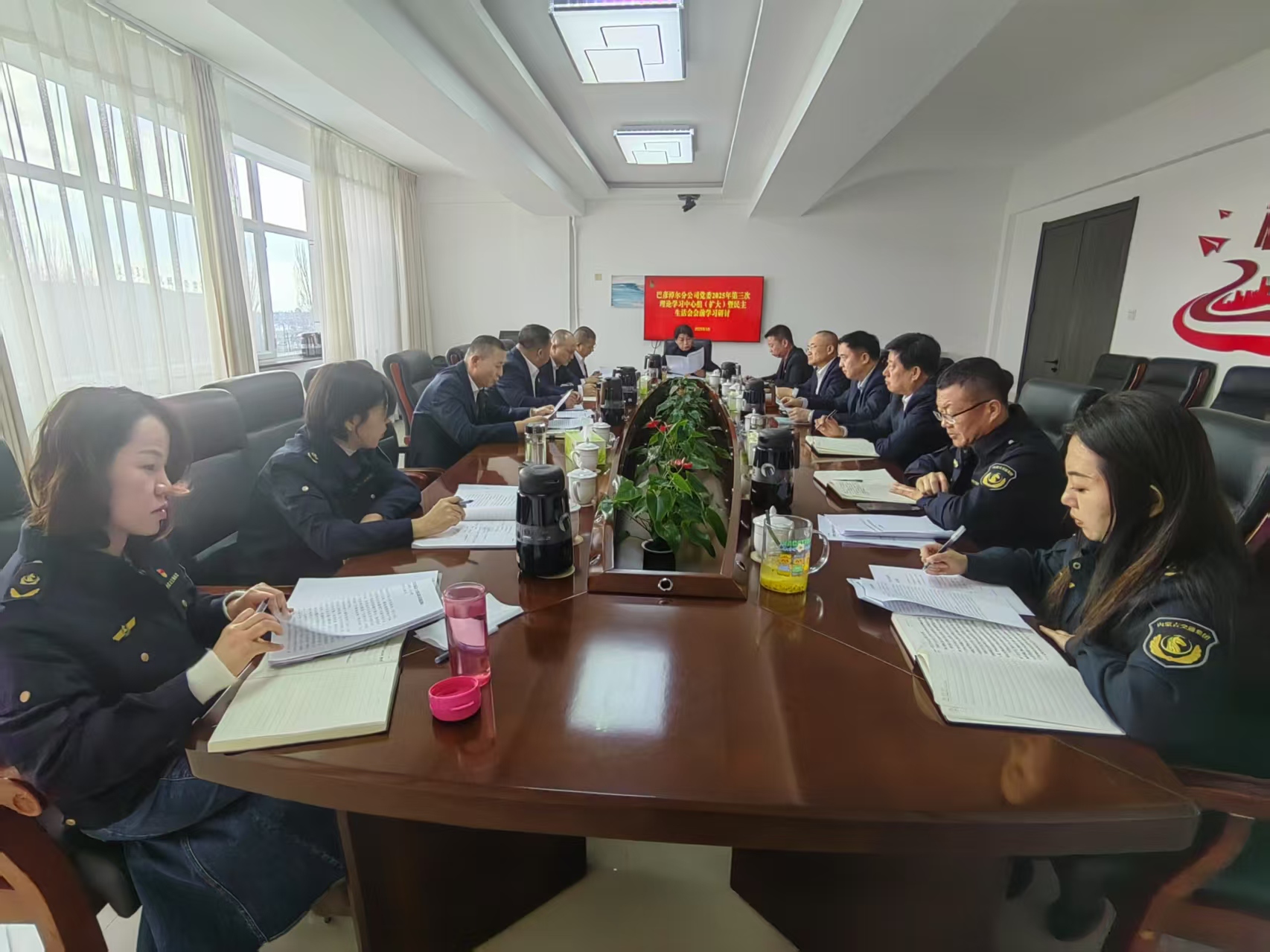 女人与公狍交酡女免费