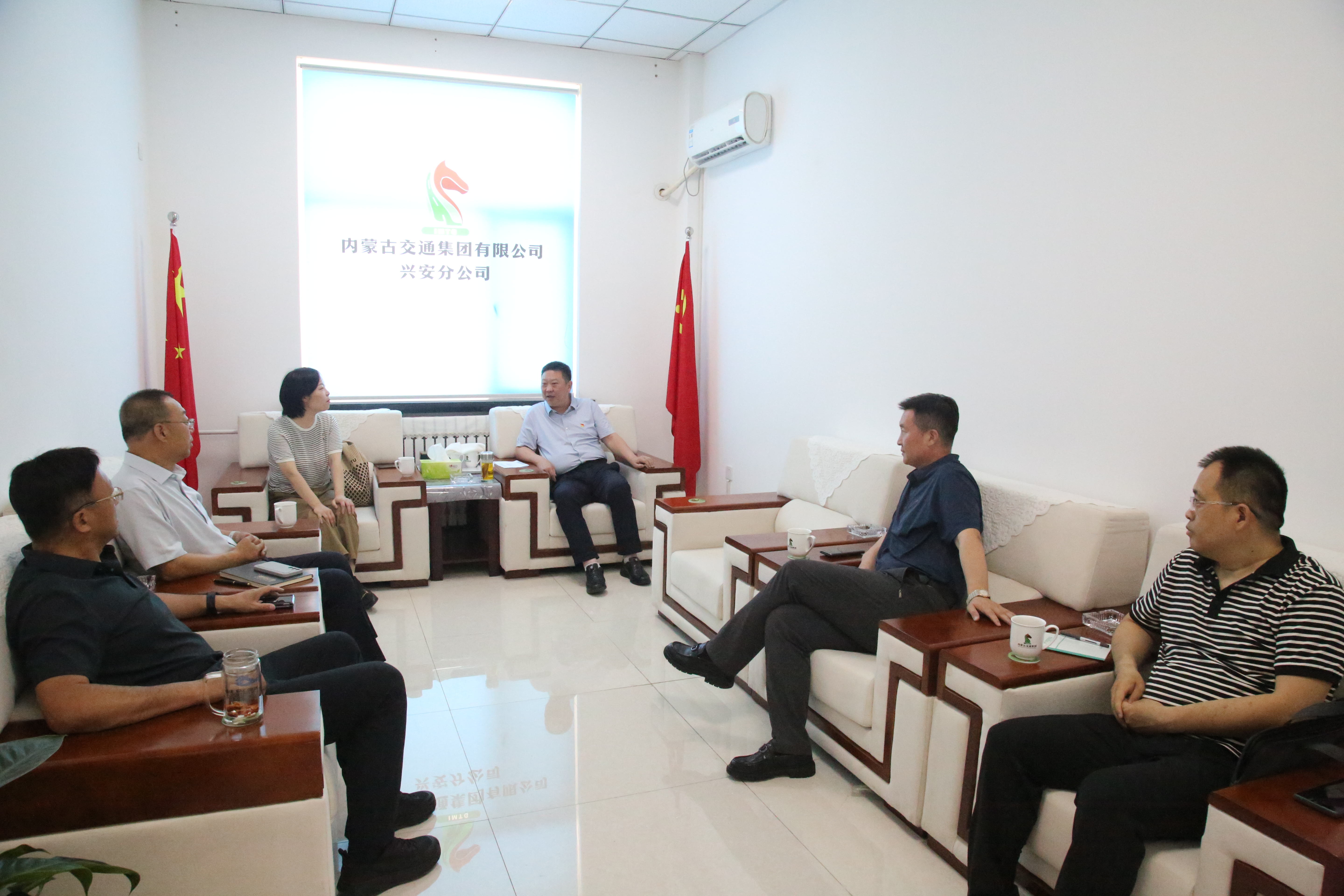 女人与公狍交酡女免费