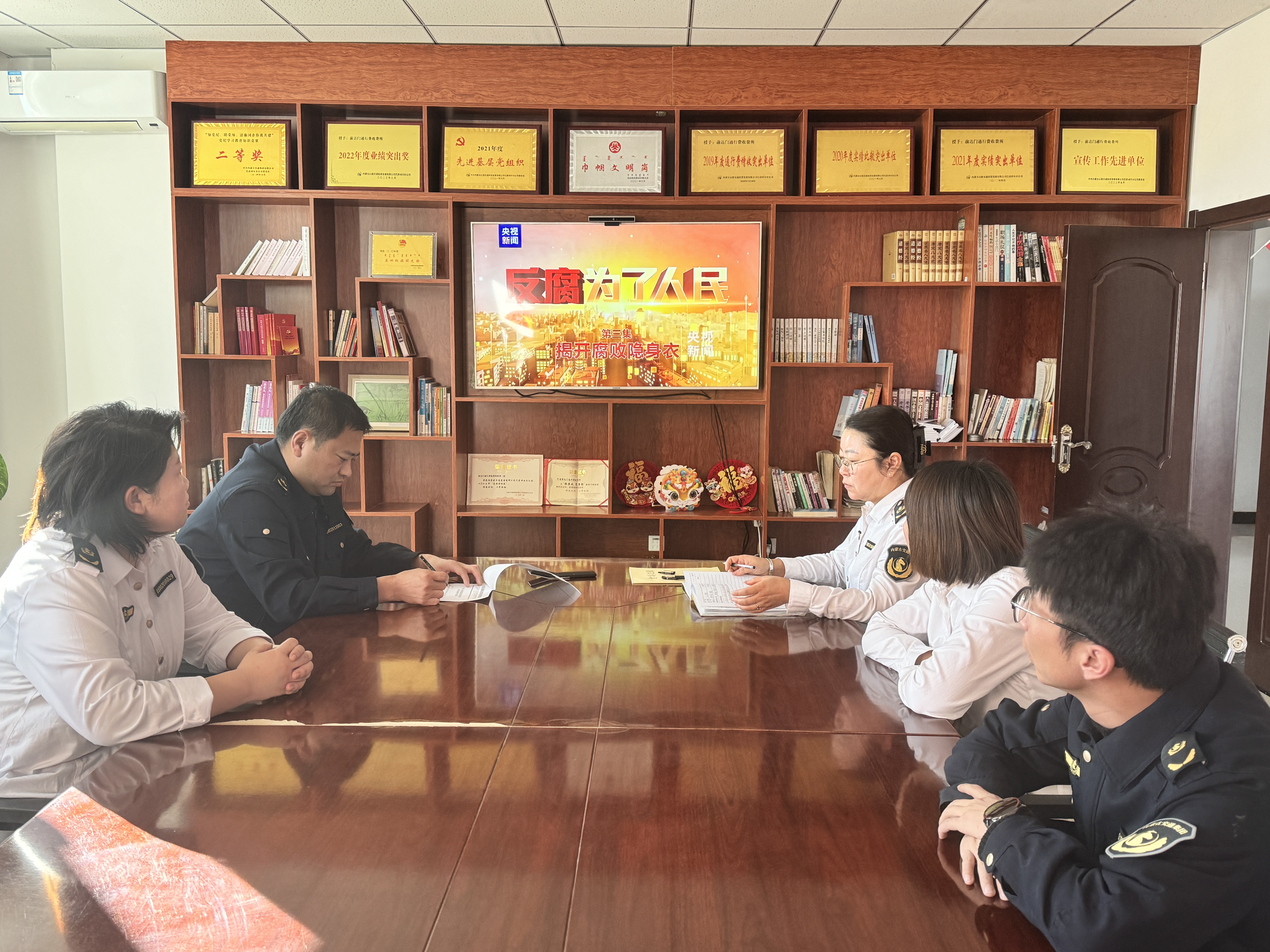 女人与公狍交酡女免费