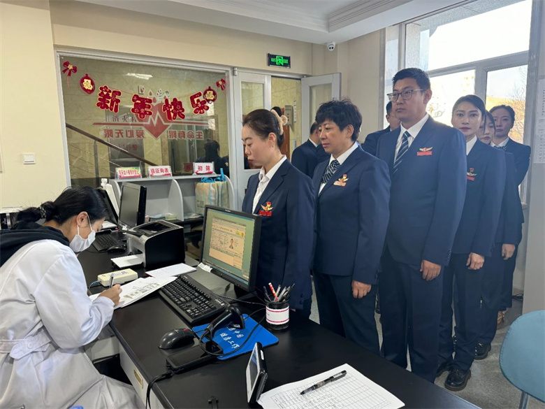 女人与公狍交酡女免费