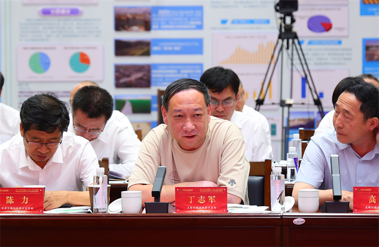 女人与公狍交酡女免费