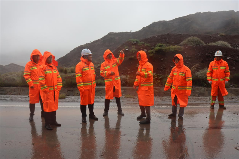 女人与公狍交酡女免费