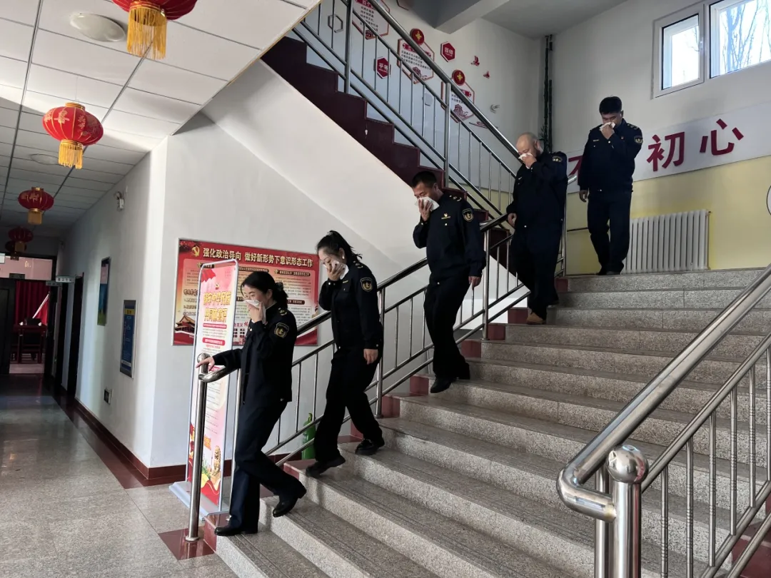 女人与公狍交酡女免费