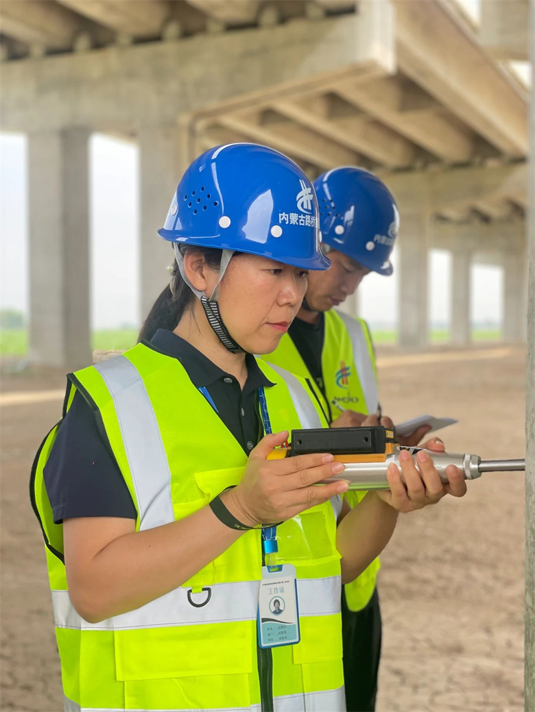 女人与公狍交酡女免费