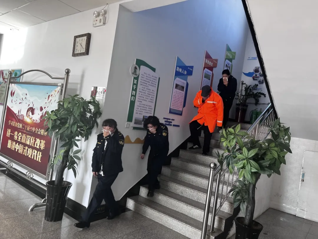 女人与公狍交酡女免费