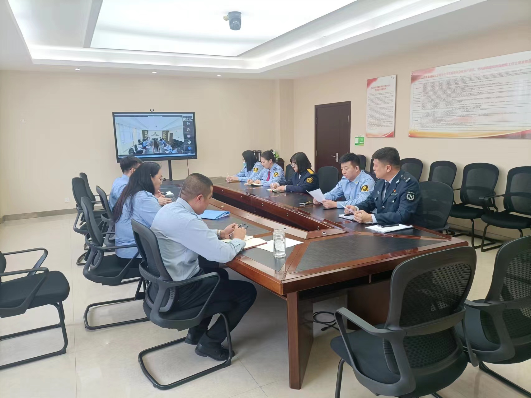 女人与公狍交酡女免费