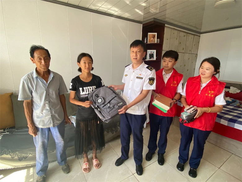 女人与公狍交酡女免费