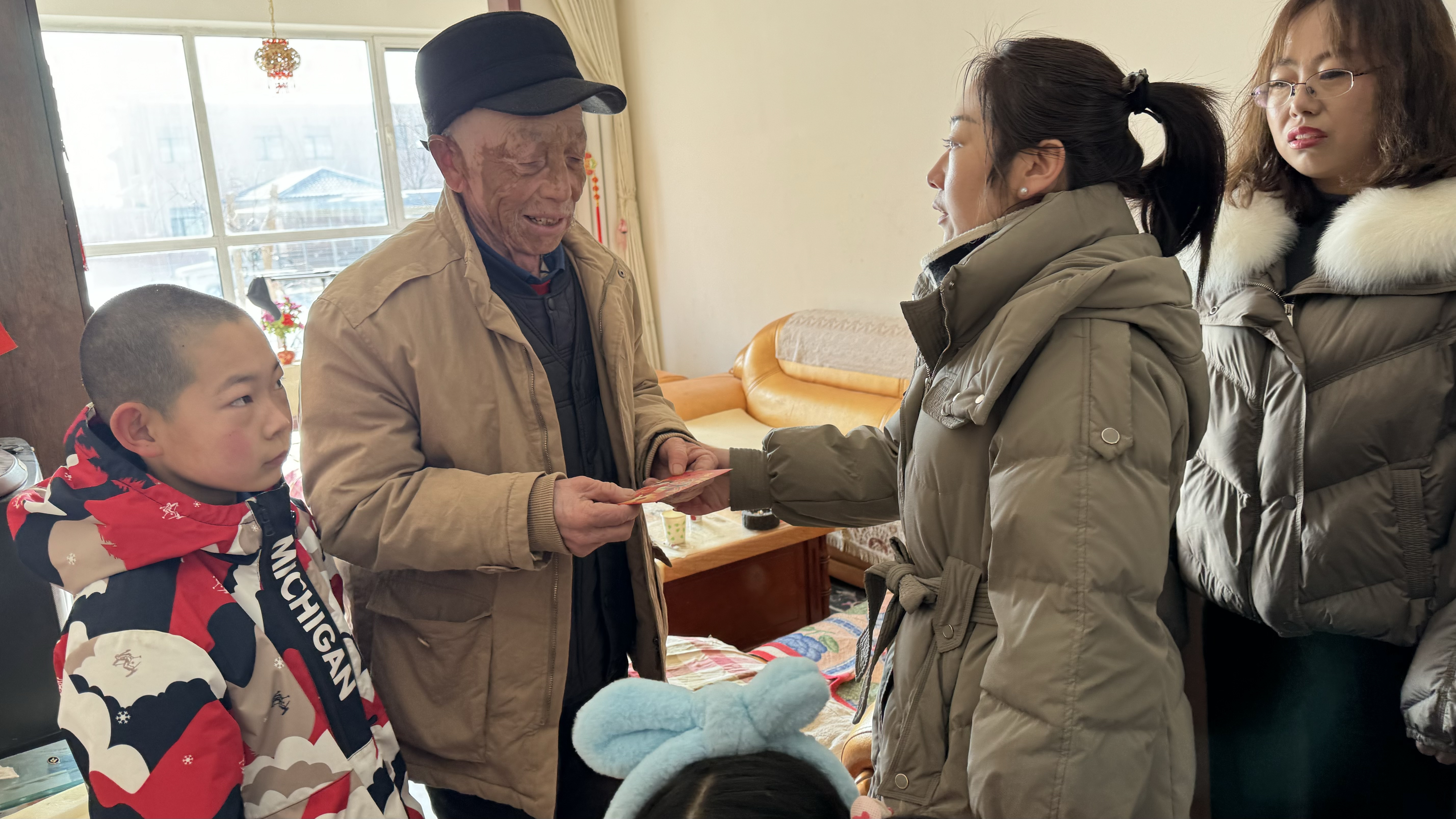 女人与公狍交酡女免费