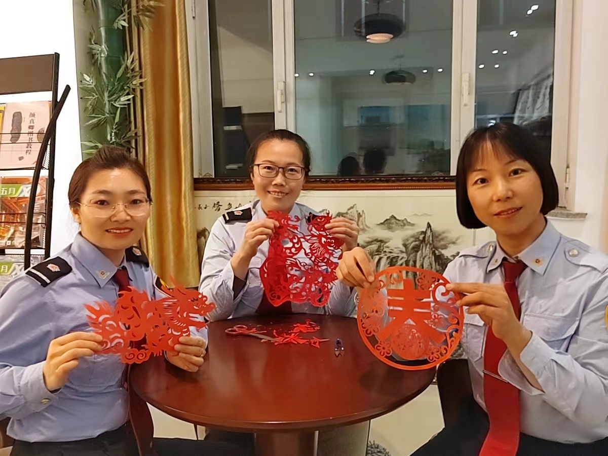 女人与公狍交酡女免费