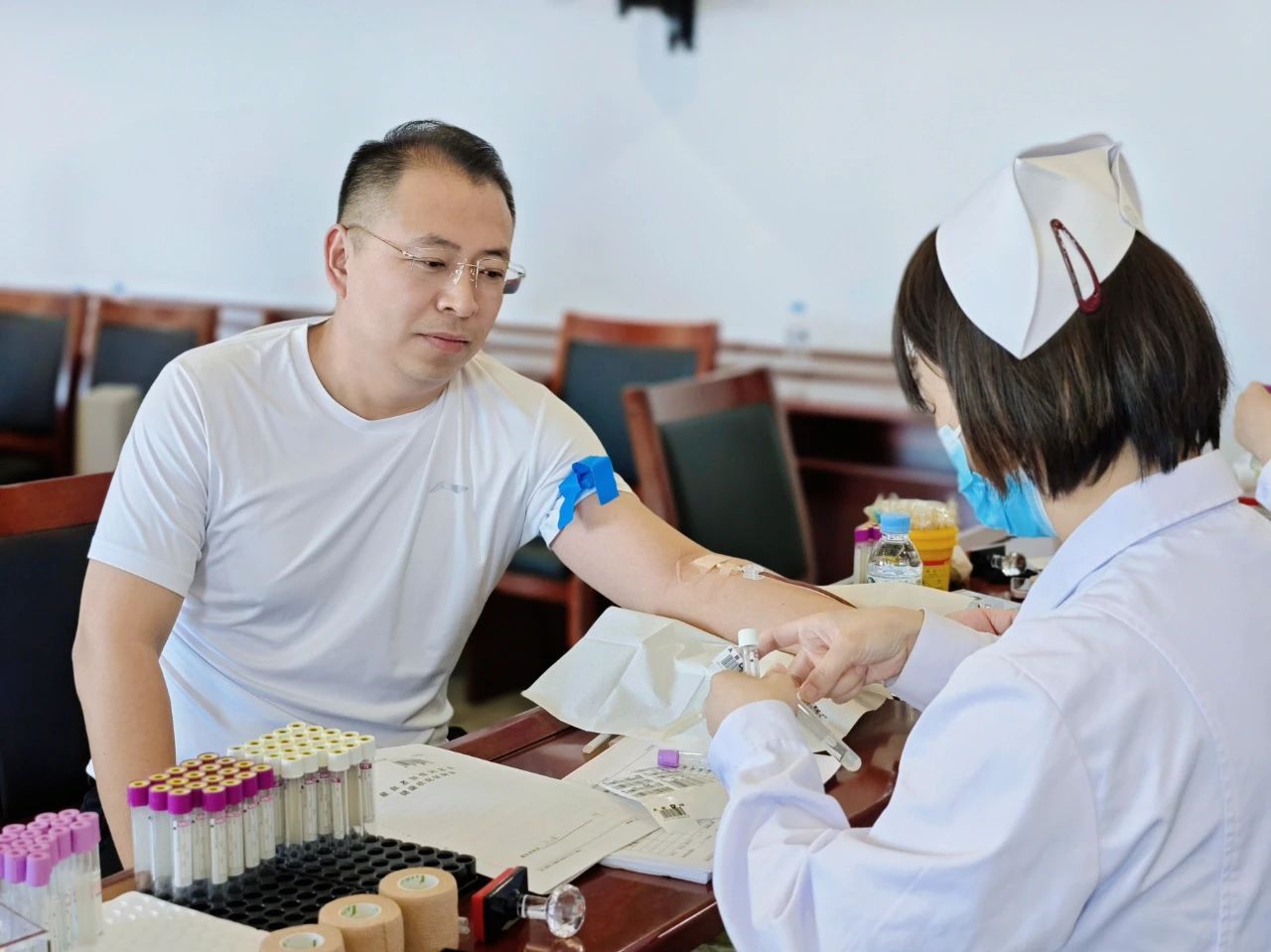 女人与公狍交酡女免费