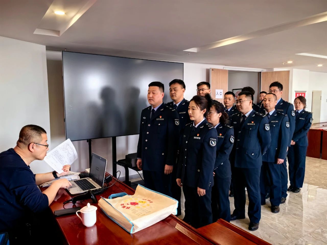 女人与公狍交酡女免费