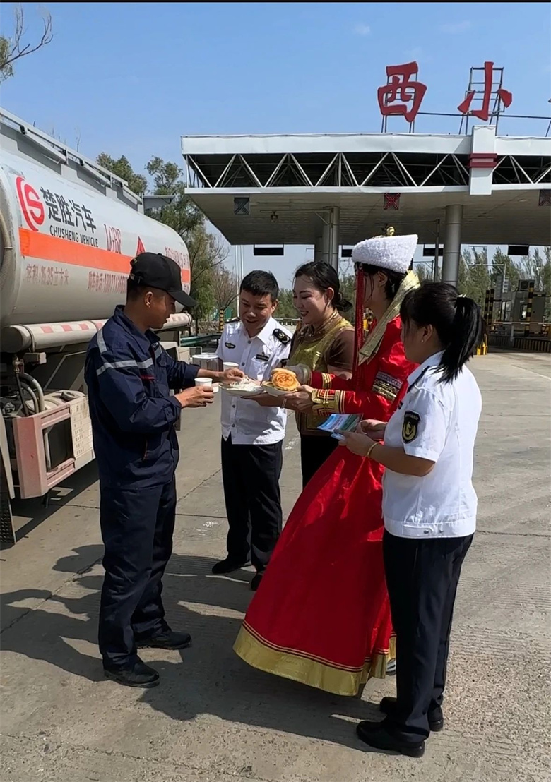 女人与公狍交酡女免费