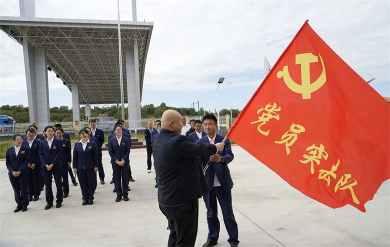 女人与公狍交酡女免费