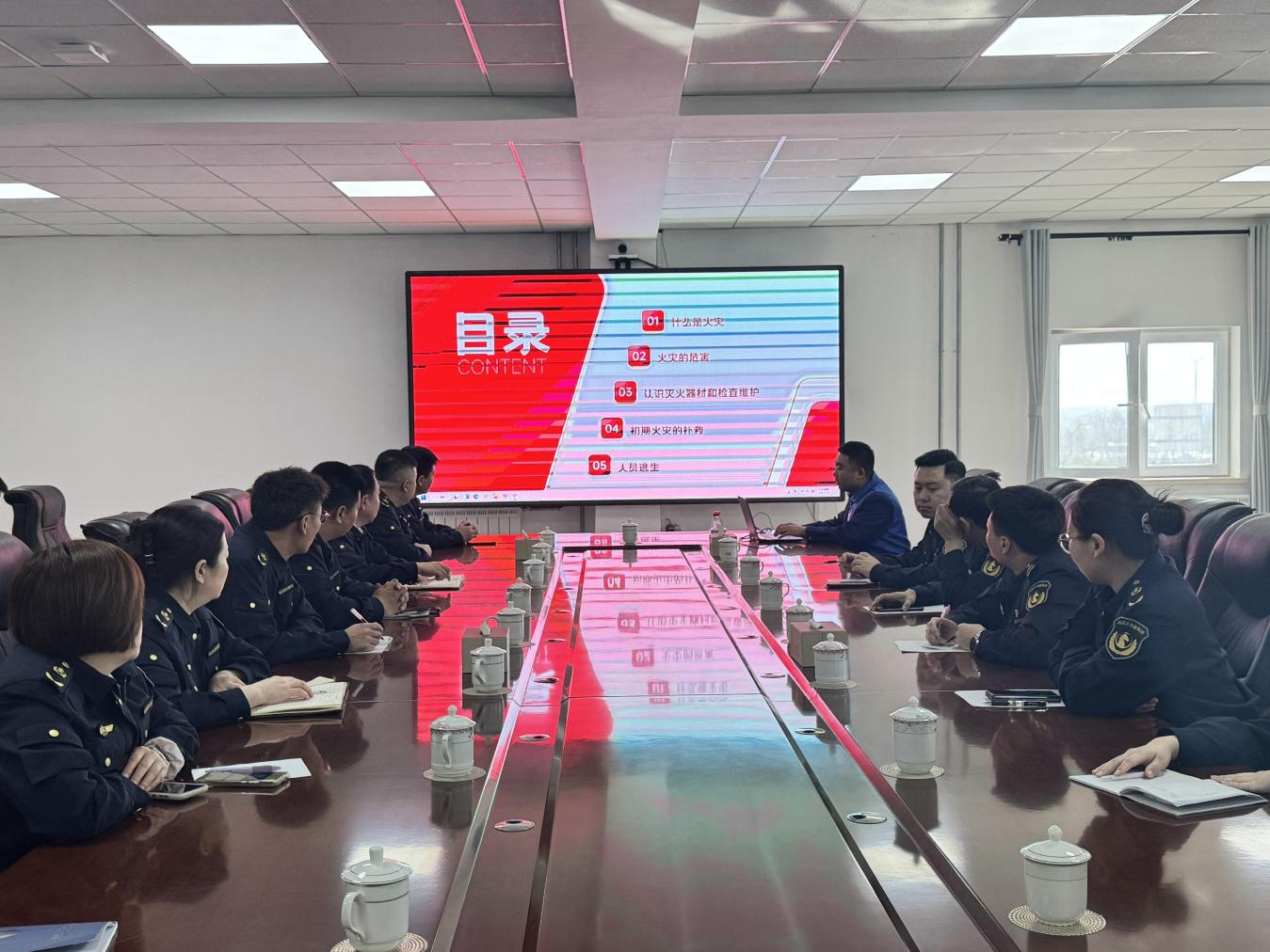 女人与公狍交酡女免费