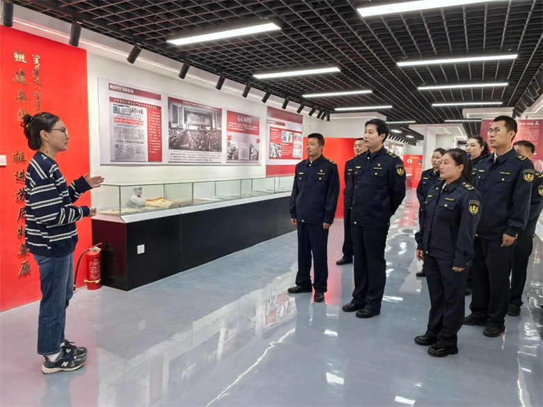 女人与公狍交酡女免费