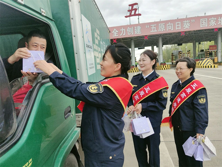 女人与公狍交酡女免费