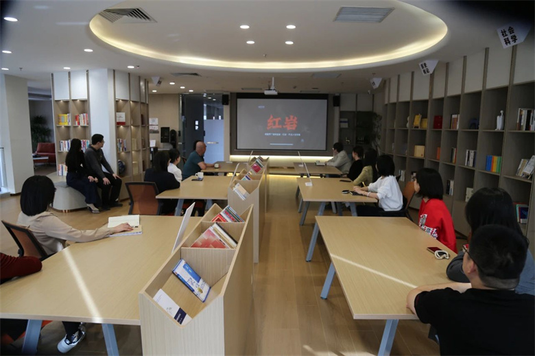 女人与公狍交酡女免费