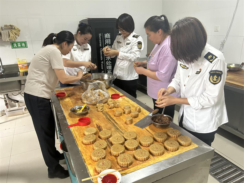 女人与公狍交酡女免费