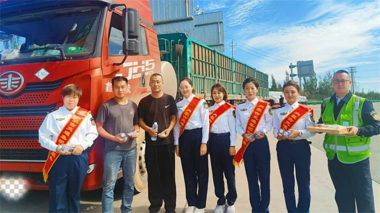 女人与公狍交酡女免费