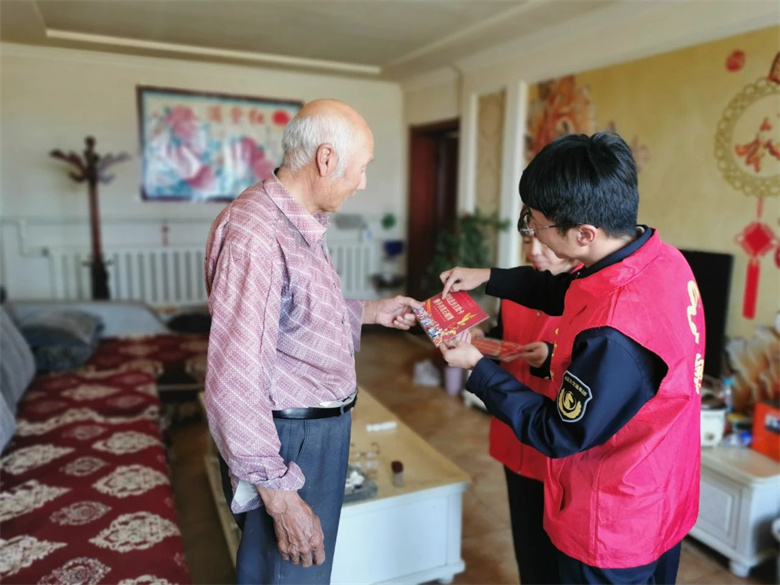 女人与公狍交酡女免费