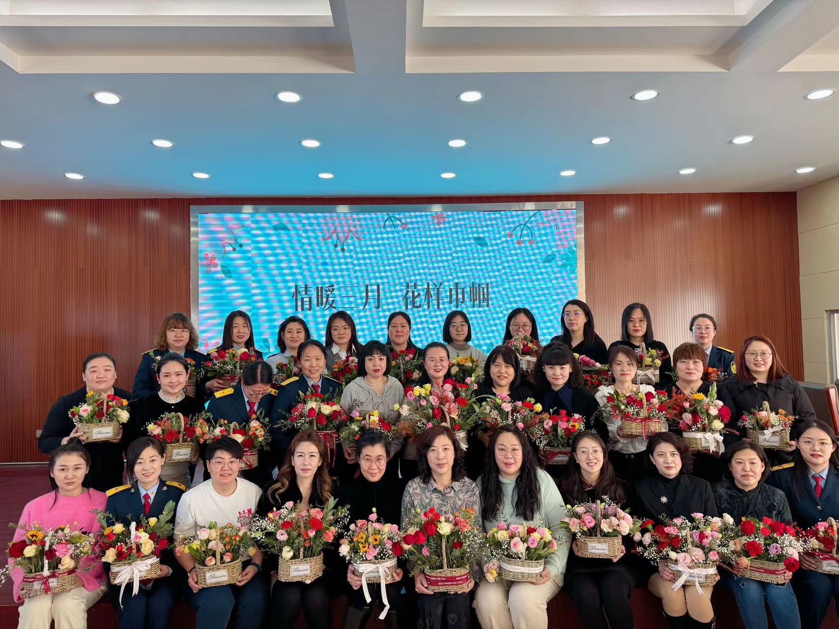 女人与公狍交酡女免费